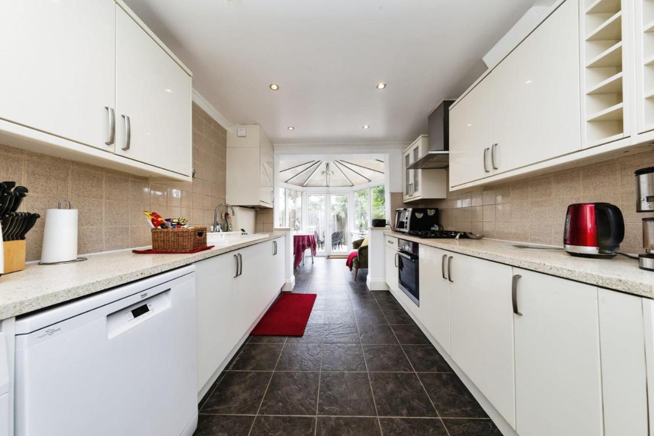 Your Chic 3Br Home Comfort And Style In London Exterior foto