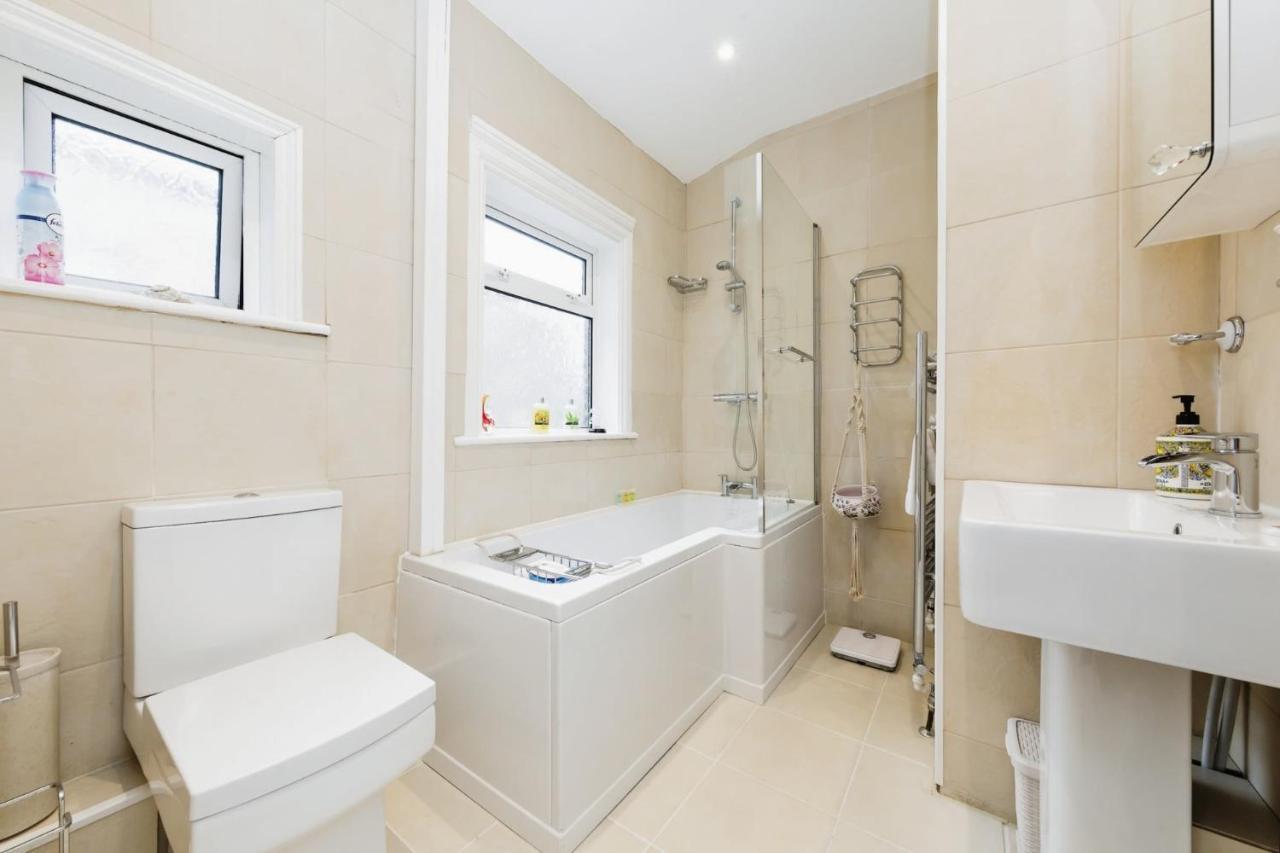 Your Chic 3Br Home Comfort And Style In London Exterior foto