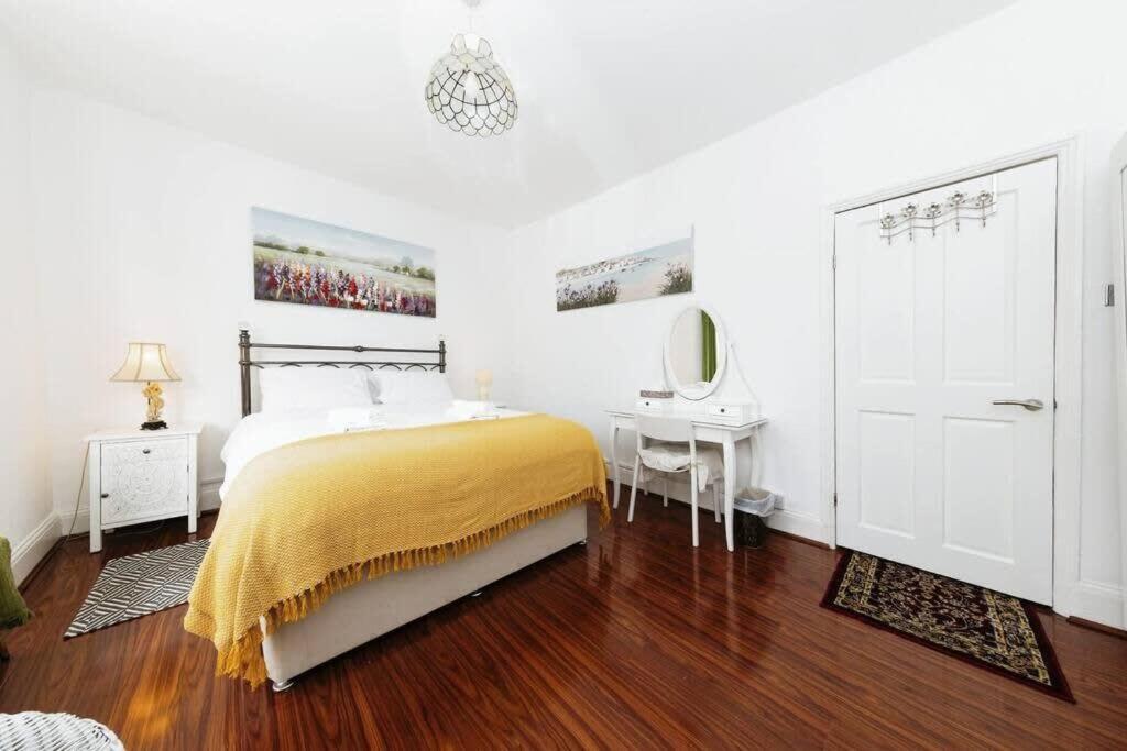 Your Chic 3Br Home Comfort And Style In London Exterior foto